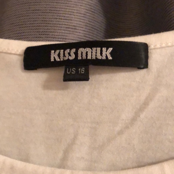 Embroidered T-shirt - Picture 3 of 3